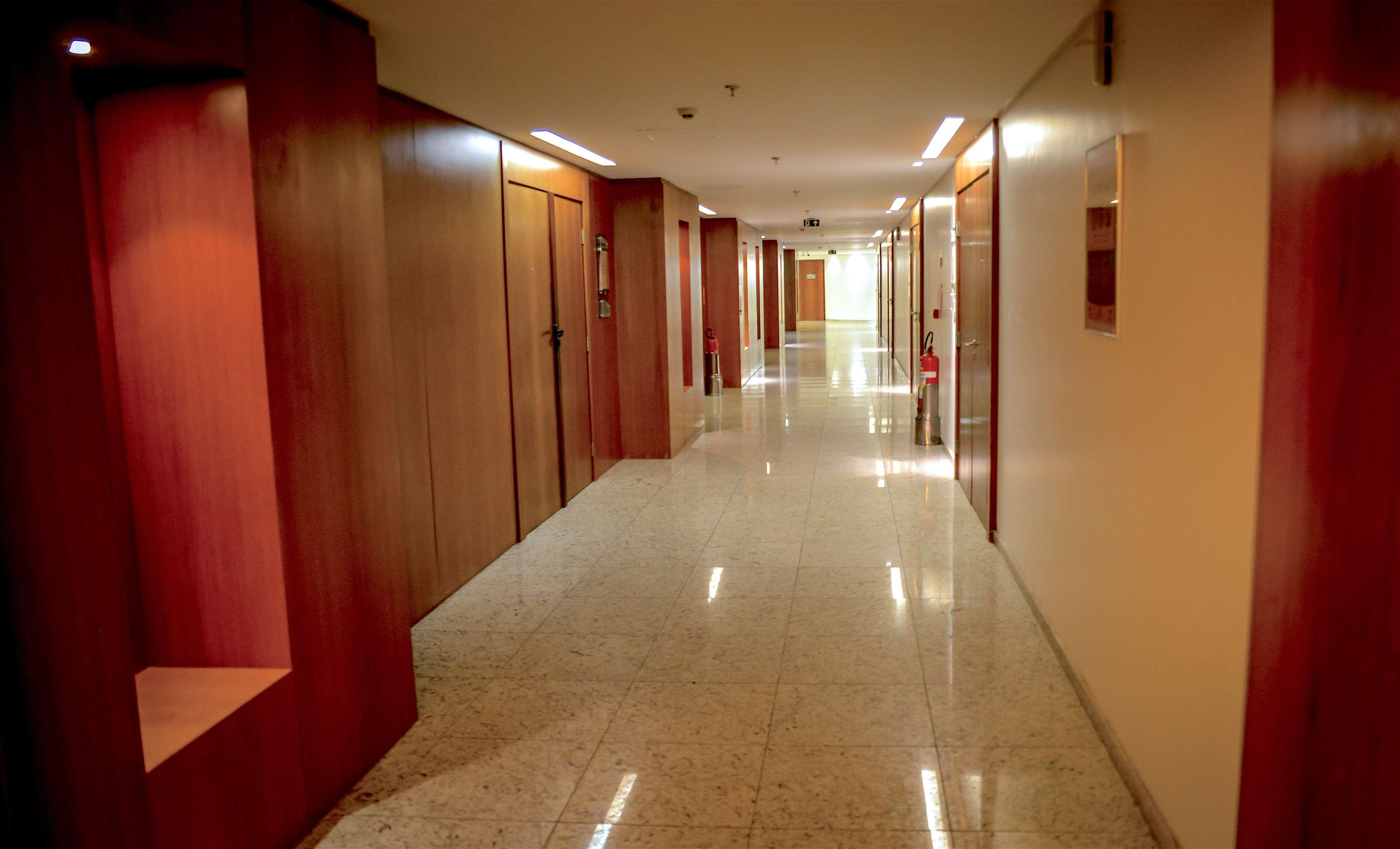 Best Western Premier Maceio Экстерьер фото A corridor